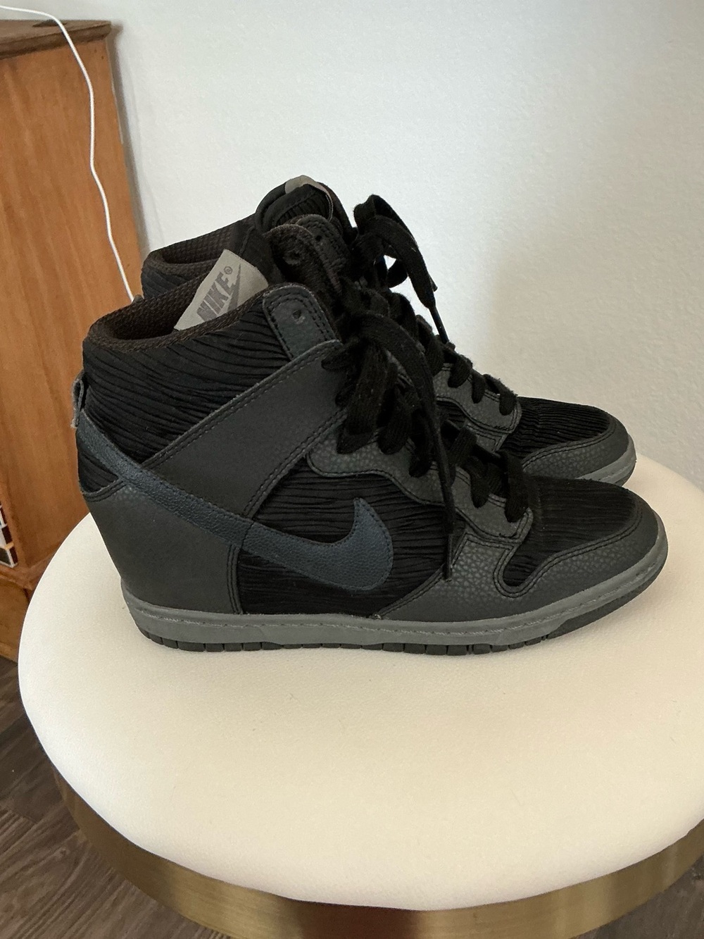 2015 Nike Womens Wedge High-Top Sneakers - Black / Gray “Metallic Hematite” 7.5